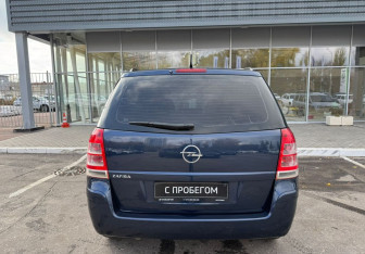Подержанный автомобиль Opel Zafira Compactvan 2012 года (6 фото)
