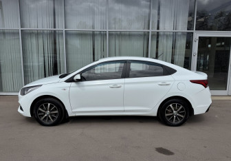 Подержанный автомобиль Hyundai Solaris Sedan 2017 года (8 фото)