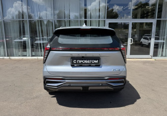 Подержанный автомобиль Geely Atlas 2023 года (6 фото)
