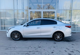 Подержанный автомобиль Kia Rio Sedan 2021 года (8 фото)