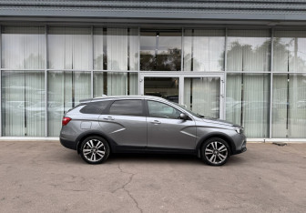 Подержанный автомобиль LADA (ВАЗ) Vesta Wagon 2020 года (4 фото)