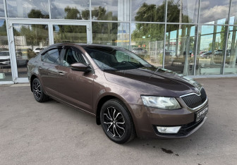 Подержанный автомобиль Skoda Octavia Liftback 2014 года (3 фото)