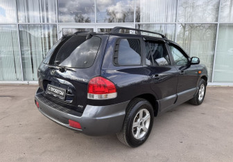 Подержанный автомобиль Hyundai Santa Fe 2005 года (5 фото)