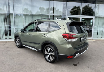 Подержанный автомобиль Subaru Forester Suv 2020 года (7 фото)