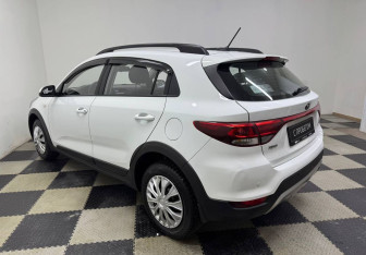 Подержанный автомобиль Kia Rio Hatchback 2019 года (7 фото)