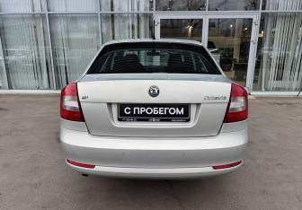 Подержанный автомобиль Skoda Octavia Liftback 2012 года (6 фото)