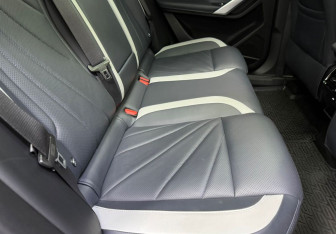 Подержанный автомобиль Geely Atlas 2024 года (11 фото)