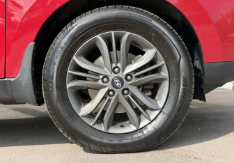 Подержанный автомобиль Hyundai ix35 2013 года (12 фото)