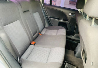 Подержанный автомобиль Ford Mondeo Sedan 2006 года (10 фото)