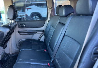 Подержанный автомобиль Nissan X-Trail 2005 года (11 фото)