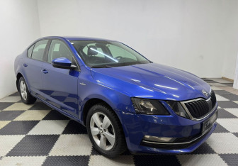 Подержанный автомобиль Skoda Octavia Liftback 2018 года (3 фото)