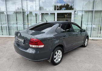 Подержанный автомобиль Volkswagen Polo Sedan 2011 года (5 фото)