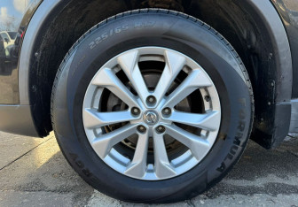 Подержанный автомобиль Nissan X-Trail 2016 года (12 фото)