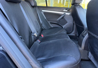 Подержанный автомобиль Skoda Octavia Liftback 2011 года (11 фото)