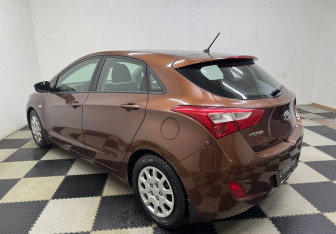 Подержанный автомобиль Hyundai i30 Hatchback 2012 года (7 фото)