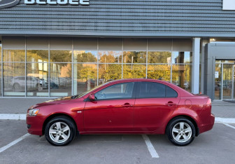 Подержанный автомобиль Mitsubishi Lancer Sedan 2008 года (8 фото)