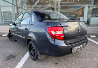 Подержанный автомобиль LADA (ВАЗ) Granta Sedan 2012 года (7 фото)
