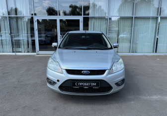Подержанный автомобиль Ford Focus Hatchback 2011 года (2 фото)