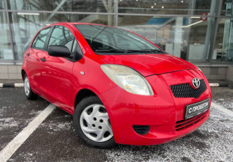 Подержанный автомобиль Toyota Yaris Hatchback 2007 года (3 фото)