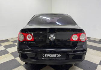 Подержанный автомобиль Volkswagen Passat Sedan 2008 года (6 фото)