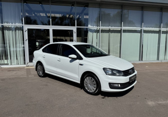 Подержанный автомобиль Volkswagen Polo Sedan 2018 года (3 фото)