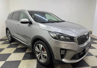 Подержанный автомобиль Kia Sorento 2020 года (3 фото)
