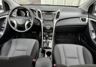 Подержанный автомобиль Hyundai i30 Hatchback 2012 года (9 фото)
