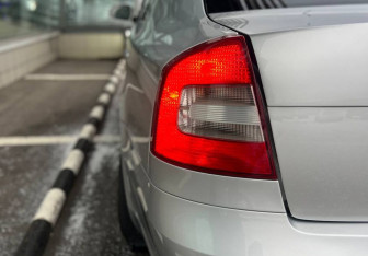 Подержанный автомобиль Skoda Octavia Liftback 2011 года (15 фото)