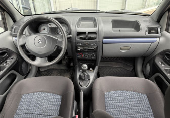Подержанный автомобиль Renault Symbol 2008 года (9 фото)