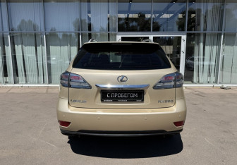 Подержанный автомобиль Lexus RX 2009 года (6 фото)