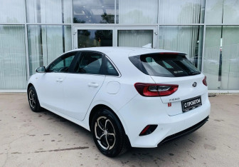 Подержанный автомобиль Kia Ceed Hatchback 2018 года (7 фото)