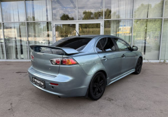 Подержанный автомобиль Mitsubishi Lancer Sedan 2008 года (5 фото)