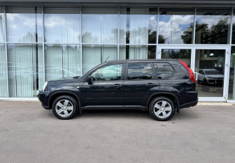 Подержанный автомобиль Nissan X-Trail 2007 года (8 фото)