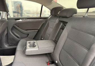 Подержанный автомобиль Volkswagen Jetta Sedan 2014 года (11 фото)