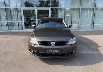 Подержанный автомобиль Volkswagen Jetta Sedan 2012 года (2 фото)