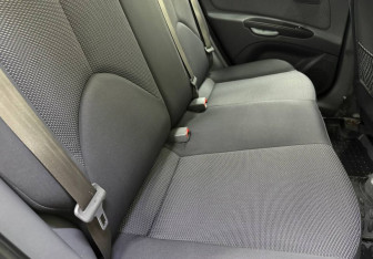 Подержанный автомобиль Kia Rio Hatchback 2010 года (11 фото)