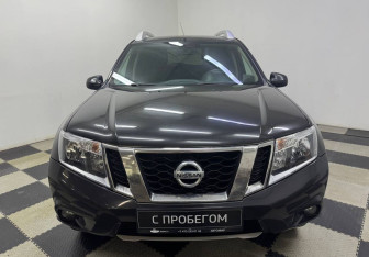 Подержанный автомобиль Nissan Terrano 2017 года (2 фото)