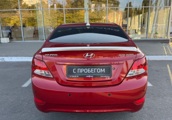 Подержанный автомобиль Hyundai Solaris Sedan 2012 года (6 фото)