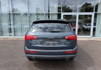 Подержанный автомобиль Audi Q5 2010 года (6 фото)