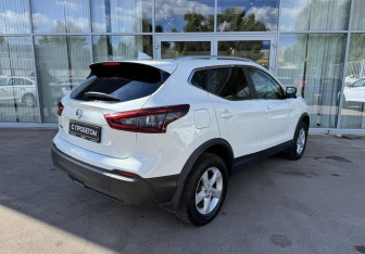 Подержанный автомобиль Nissan Qashqai 2021 года (5 фото)