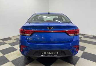 Подержанный автомобиль Kia Rio Sedan 2018 года (6 фото)