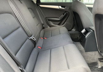 Подержанный автомобиль Audi A4 Sedan 2012 года (11 фото)