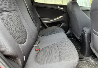 Подержанный автомобиль Hyundai Solaris Hatchback 2016 года (11 фото)
