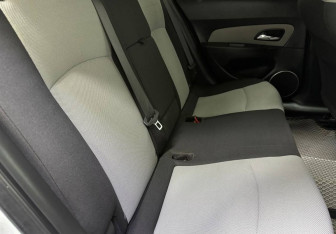 Подержанный автомобиль Chevrolet Cruze Sedan 2013 года (11 фото)