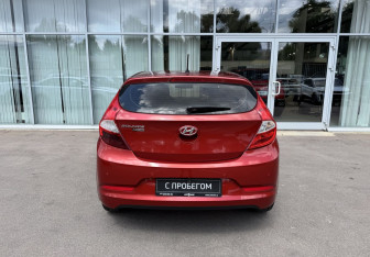 Подержанный автомобиль Hyundai Solaris Hatchback 2016 года (6 фото)