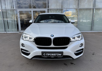 Подержанный автомобиль BMW X6 2019 года (2 фото)
