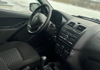 Подержанный автомобиль LADA (ВАЗ) Granta Sedan 2019 года (11 фото)