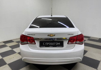 Подержанный автомобиль Chevrolet Cruze Sedan 2013 года (6 фото)